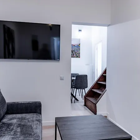 Modern Courtyard House 6mn From Gare Montparnasse 아파트 *