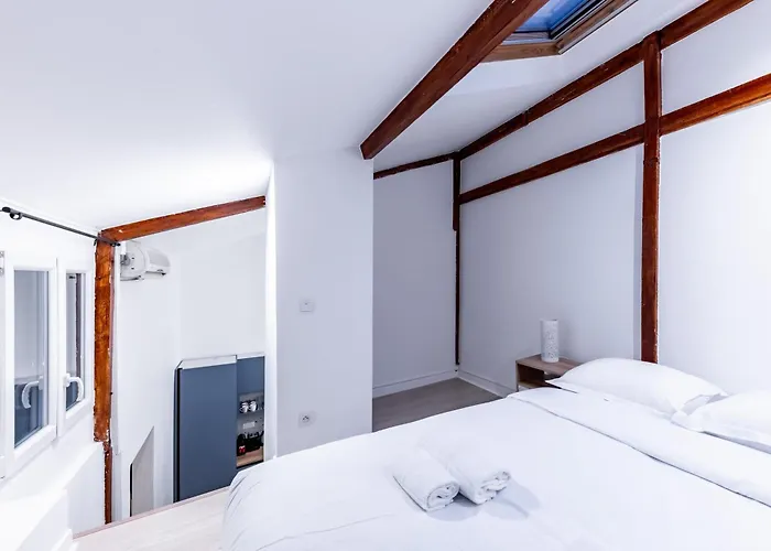 Modern Courtyard House 6mn From Gare Montparnasse * Parijs